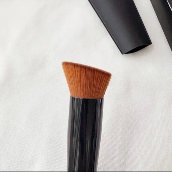 Chanel Nº 101 2-in-1 Foundation Brush Fluid and Powder LES PINCEAUX DE In Box - Picture 5 of 8